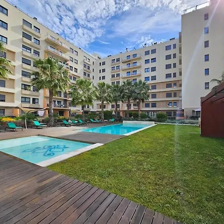 River Terrace & Pool View - Seixal Apartament
