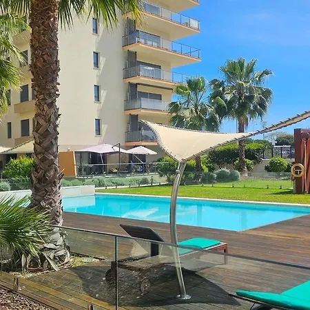 River Terrace & Pool View - Apartmán