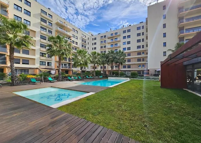River Terrace & Pool View - Seixal Apartament