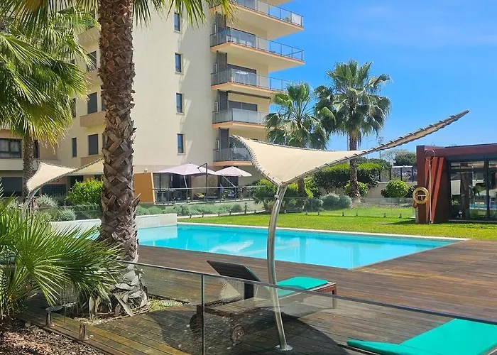 River Terrace & Pool View - Seixal