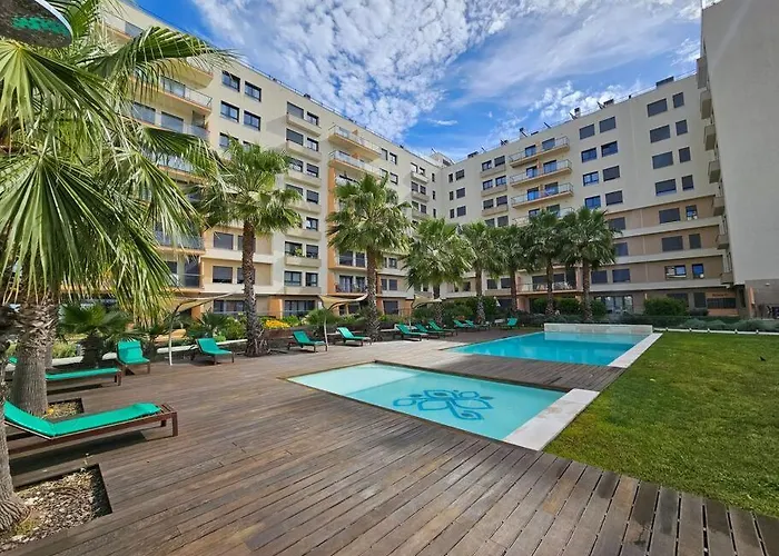 River Terrace & Pool View - Seixal *