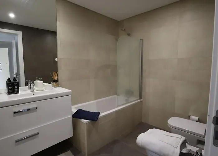 River Terrace & Pool View - Seixal Appartement