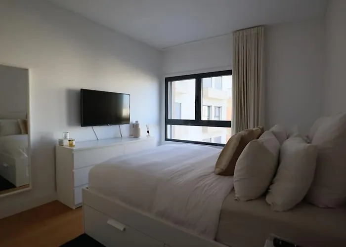 River Terrace & Pool View - Seixal Apartmán *